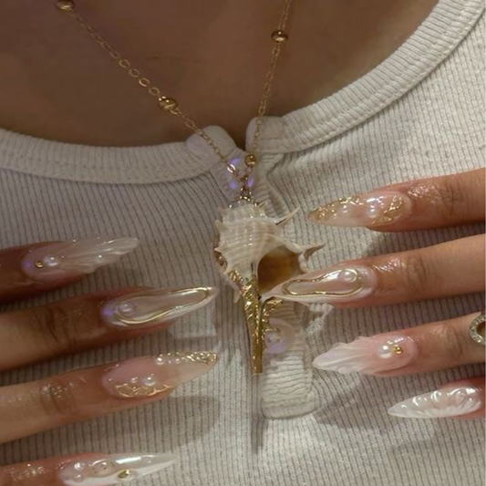 Shell Necklace for Women Natural Seashell Scallop Conch Pendant Necklace Hawaiian Boho Gold Necklaces Chain Dainty Beach Stuff Jewelry Gifts